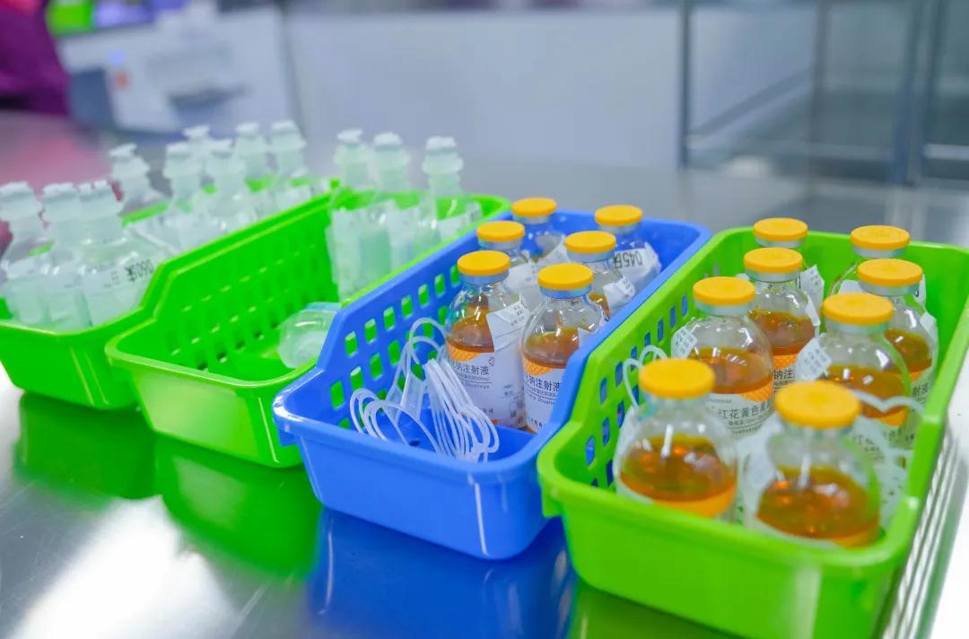 配药机器人智能,自动打针输液机器人