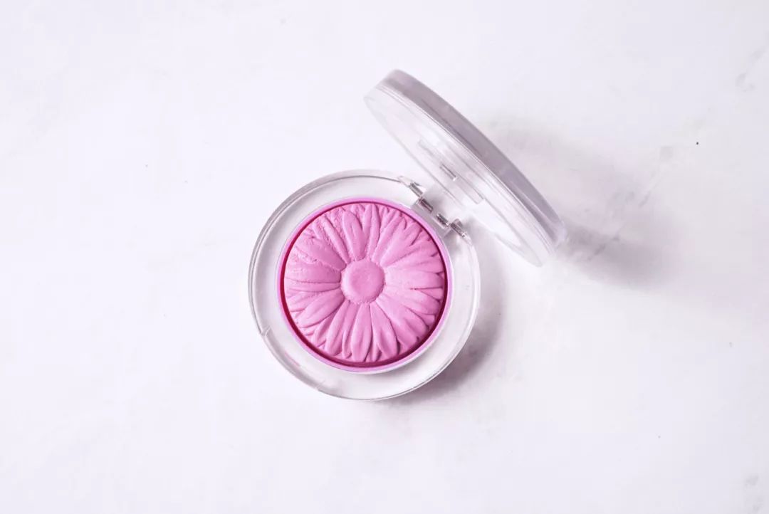 秋冬温柔显白美甲腮红,橘朵腮红哪个适合秋冬