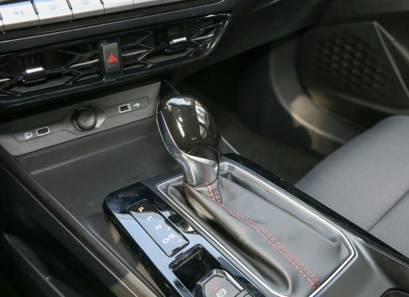 10万元买车预算颜值党就看这4款,买车没头绪15万元家轿首选这几款