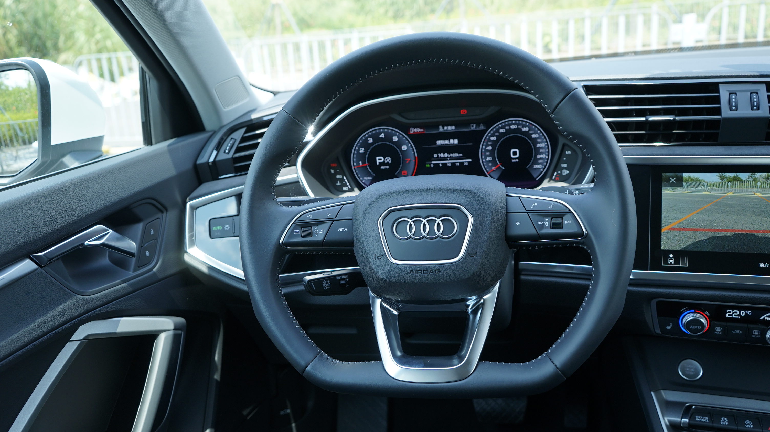 奥迪q345tfsiquattro,奥迪q335tfsi时尚动感型测评