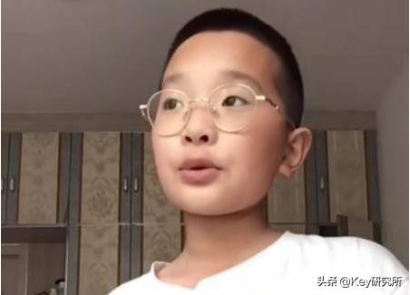 面对孩子没有判断力的模仿,家长该怎么办?