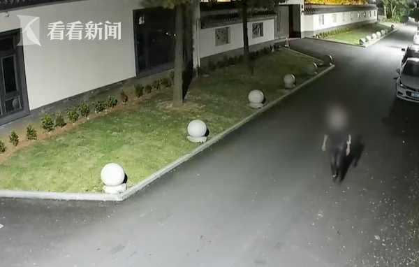 偷走保时捷钥匙留下QQ号，添加后小偷发来要求