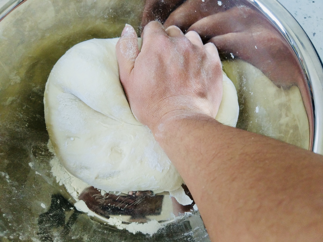 馒头怎么蒸出不塌陷不硬很松软,二次蒸馒头的方法和技巧