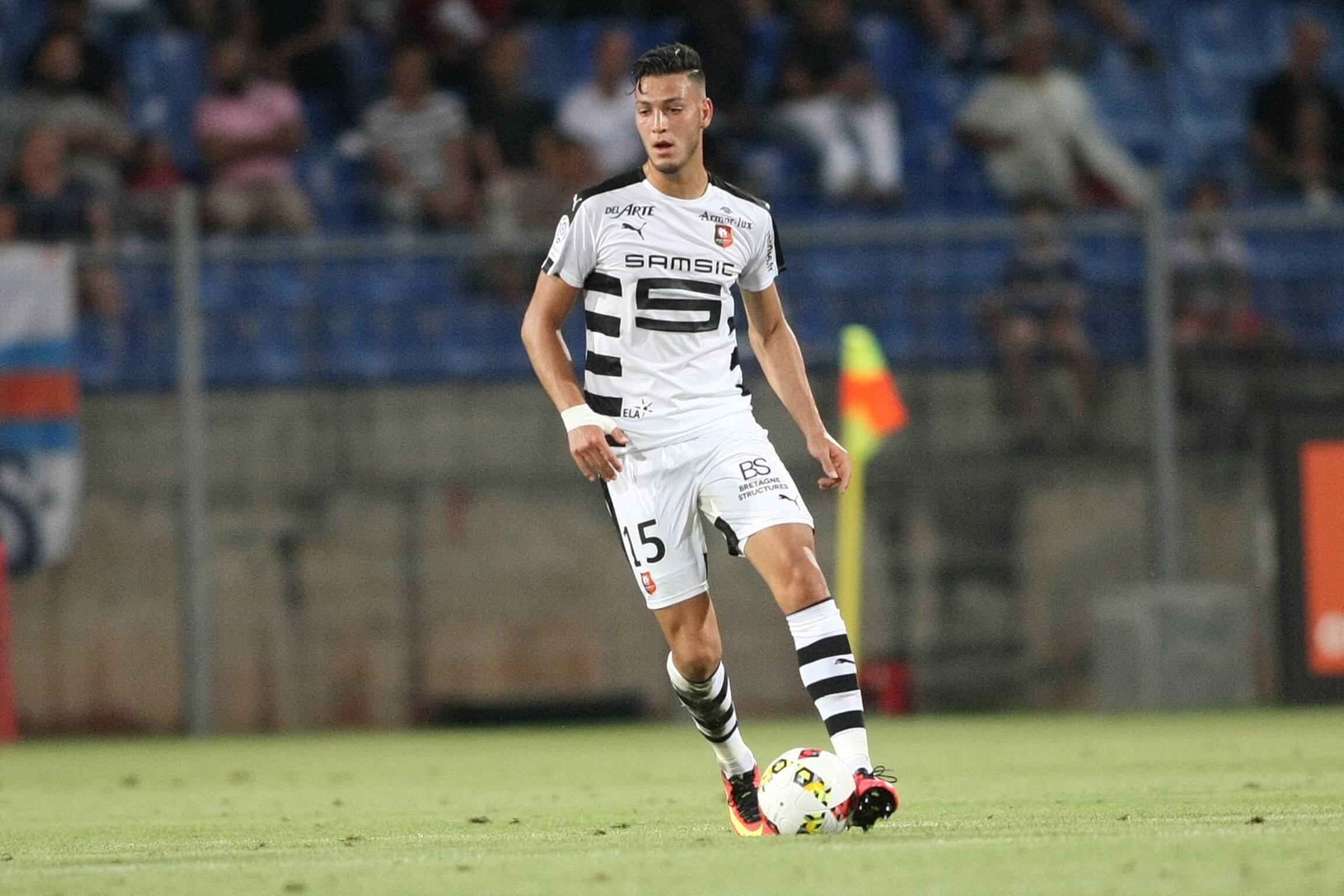 光着脚丫踢足球,光着脚丫子踢足球