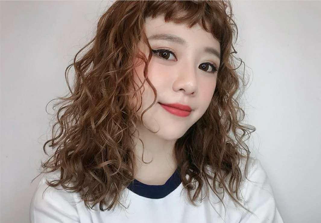 烫卷发适合涂什么,烫卷发用什么发油