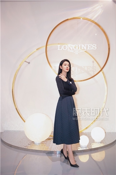 浪琴名匠月相版全自动机械腕表,心有所恃温和坚定