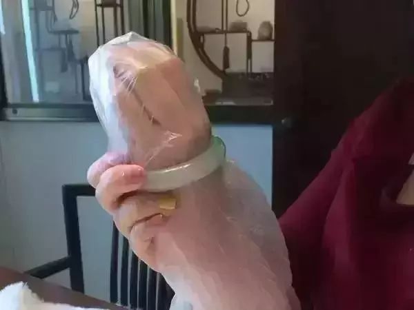 手镯长胖了脱不下来怎么办,长胖了手镯取不下来可以敲碎吗