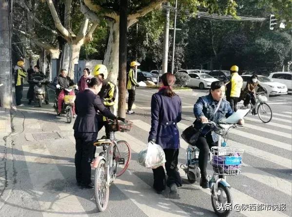 快递小哥被停职会被开除吗,快递小哥被罚200