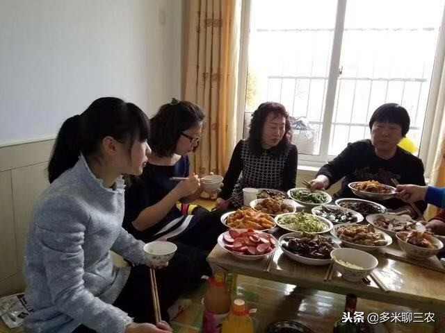 为什么现在的年轻人不喜欢串亲戚,年轻人回农村过年躲避亲戚