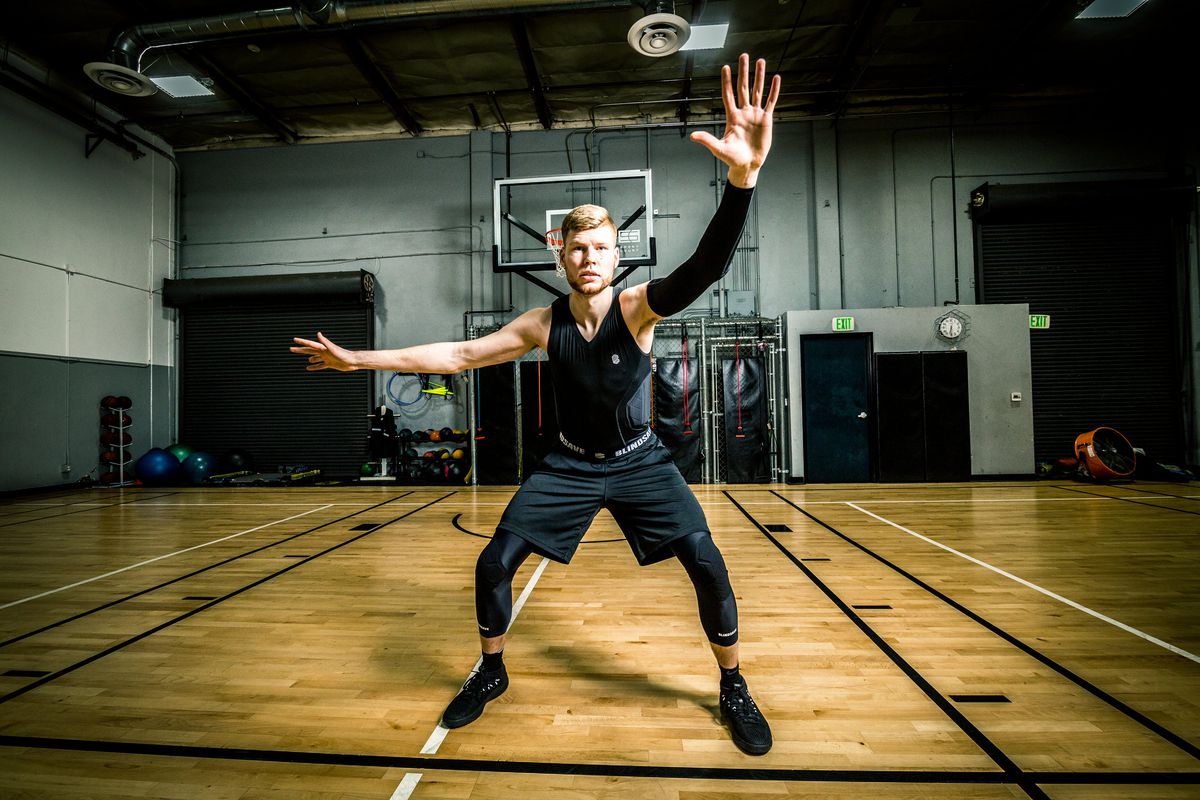 用9根手指投出联盟第1的三分命中率！10段小故事带你认识马刺妖星