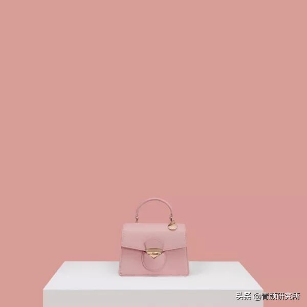 轻奢小众包包种草好看高级不撞款,比较小众的轻奢包包品牌