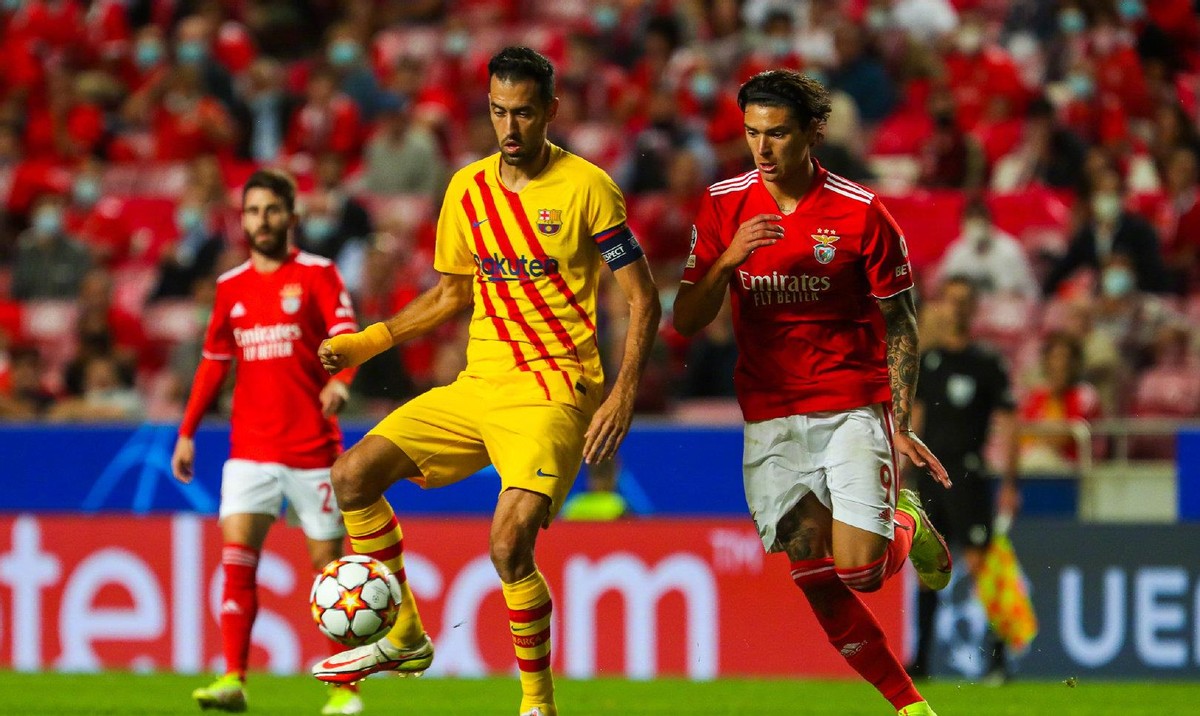 欧冠疯狂一夜出局,欧冠首回合巴萨惨败大巴黎