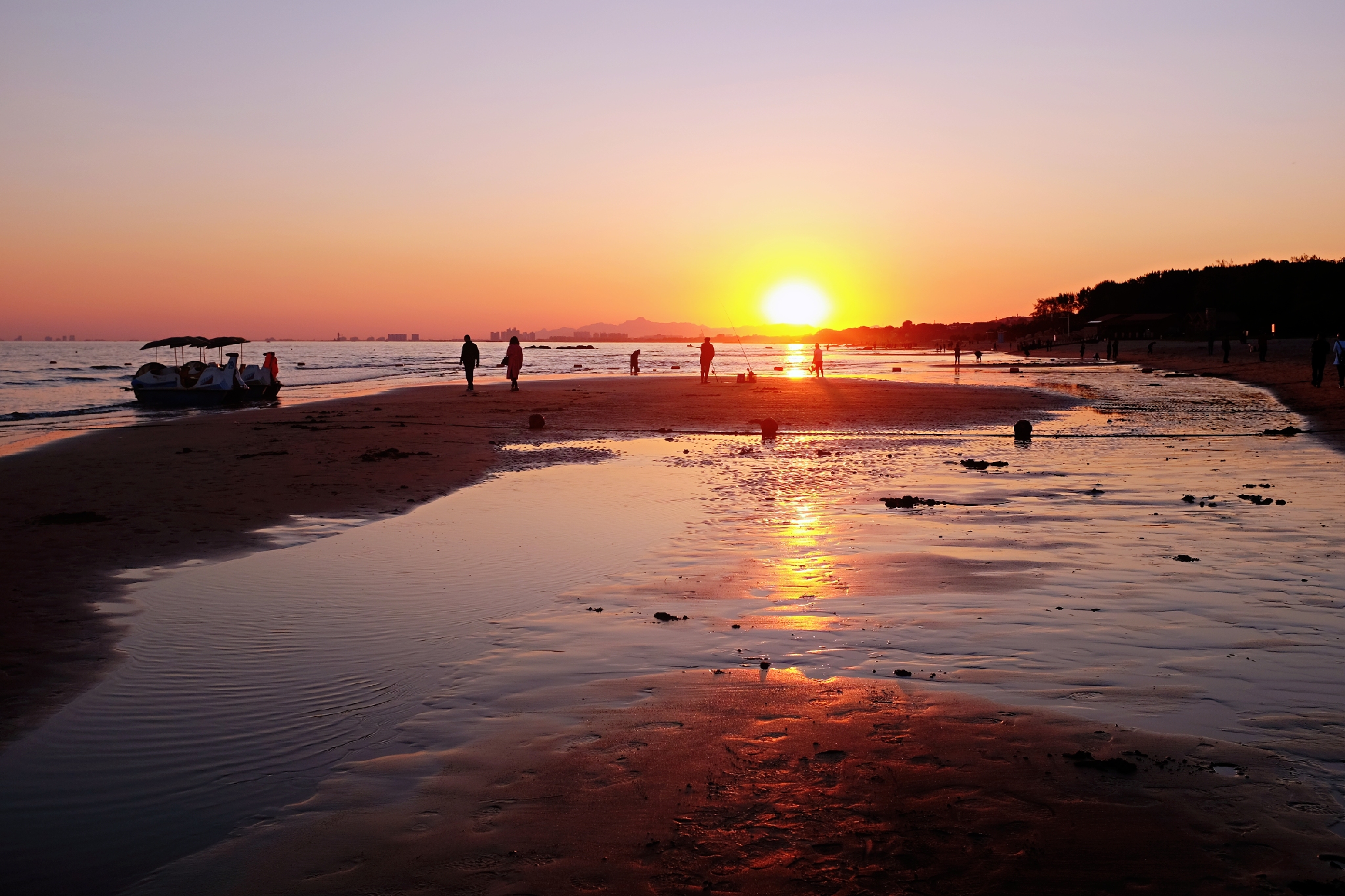 到了北戴河之后怎么去海滨浴场,北戴河怪楼奇园景区今天可以玩吗