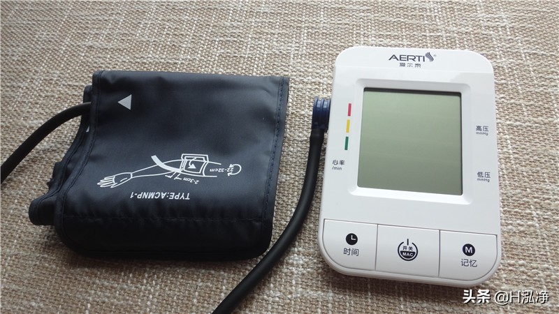 臂式电子血压计老人家用,上臂式血压计可以躺着测量吗