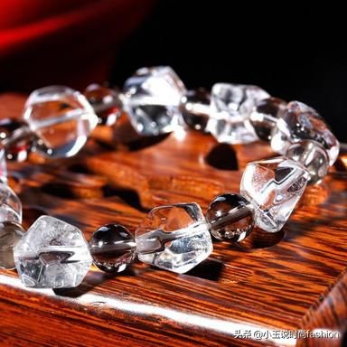 金星买翡翠手镯被坑,花15000买假金手镯