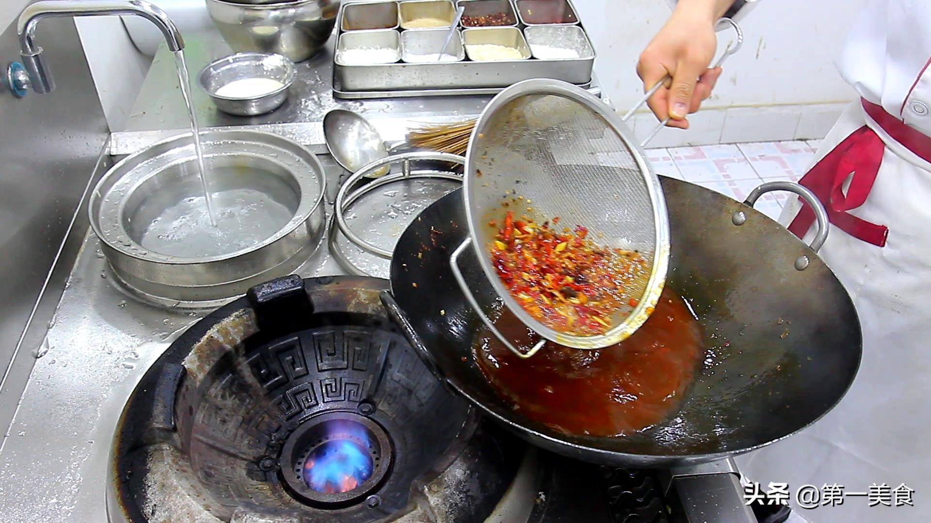 这才是水煮肉片正宗的做法,最好吃水煮肉片做法