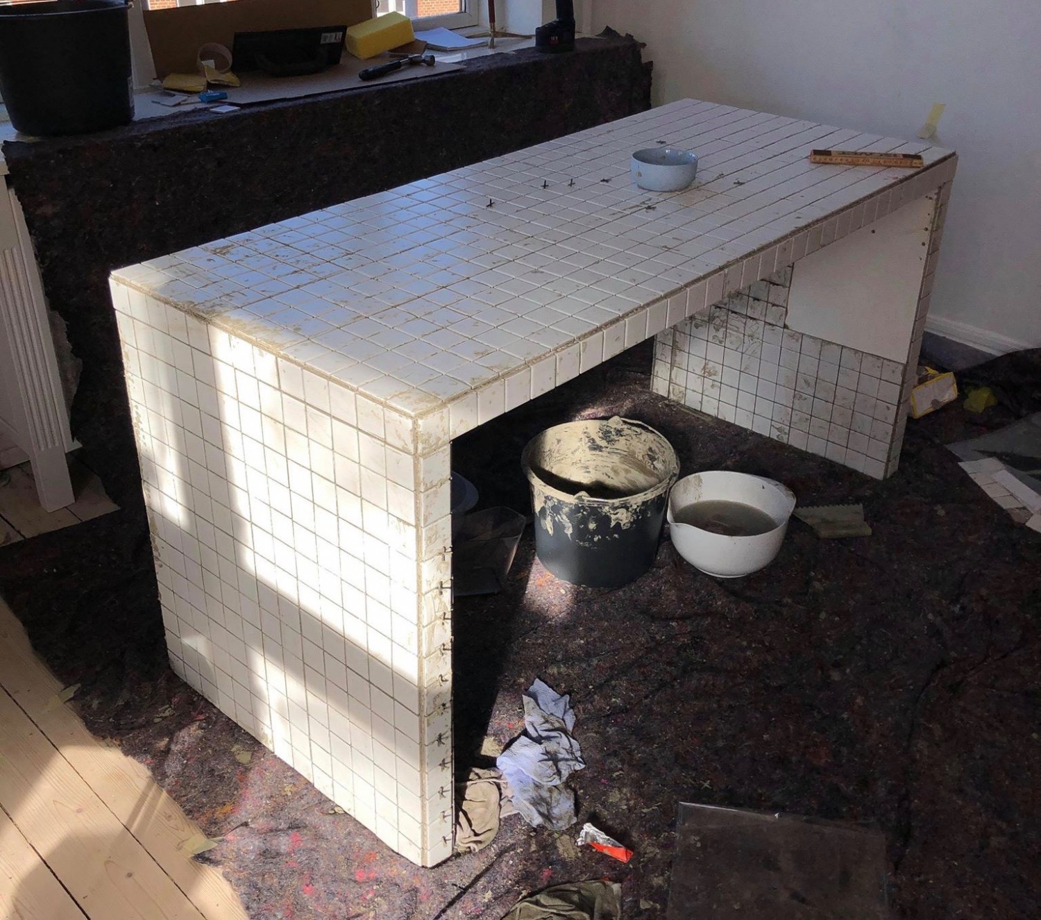 旧桌子和柜子翻新,旧桌子桌面贴瓷砖