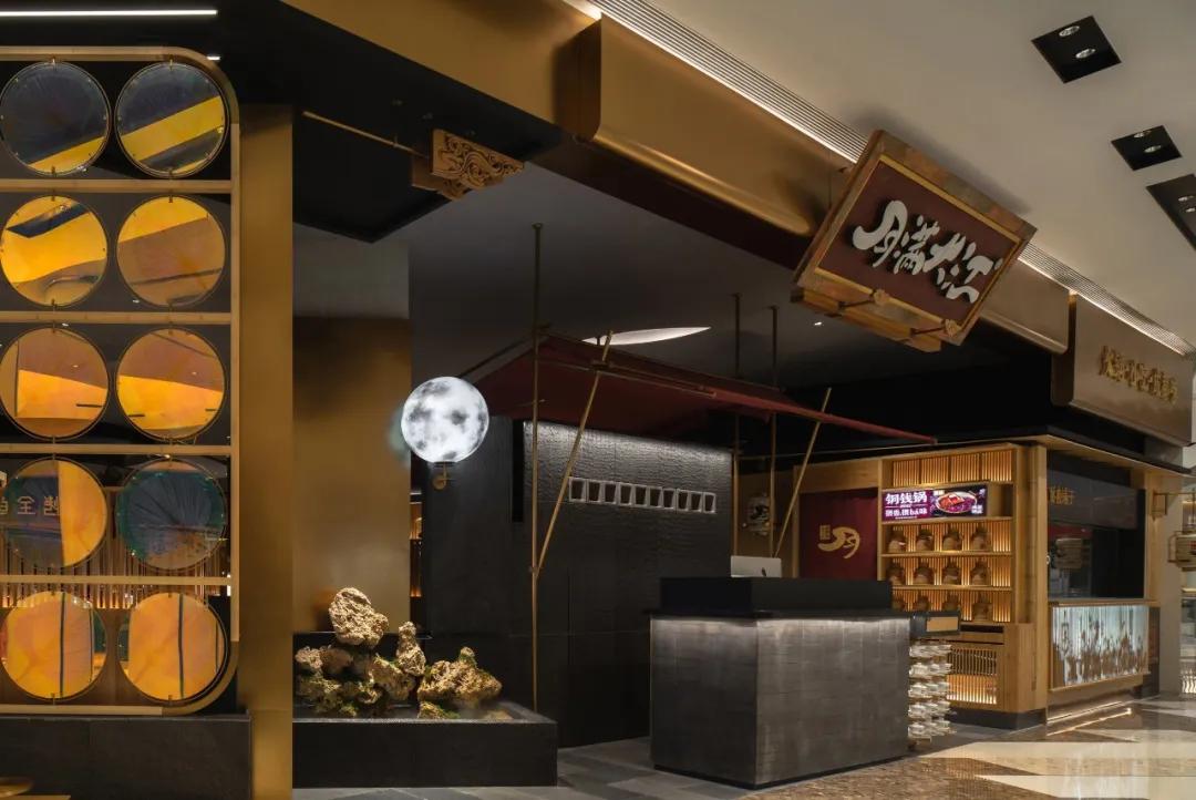 排队8千多桌的饭店,排队1000桌的火锅