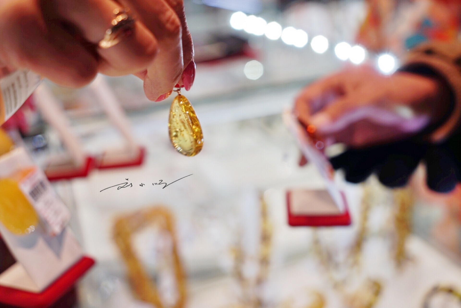 俄罗斯旅游购买蜜蜡 (俄罗斯旅游买蜜蜡琥珀)