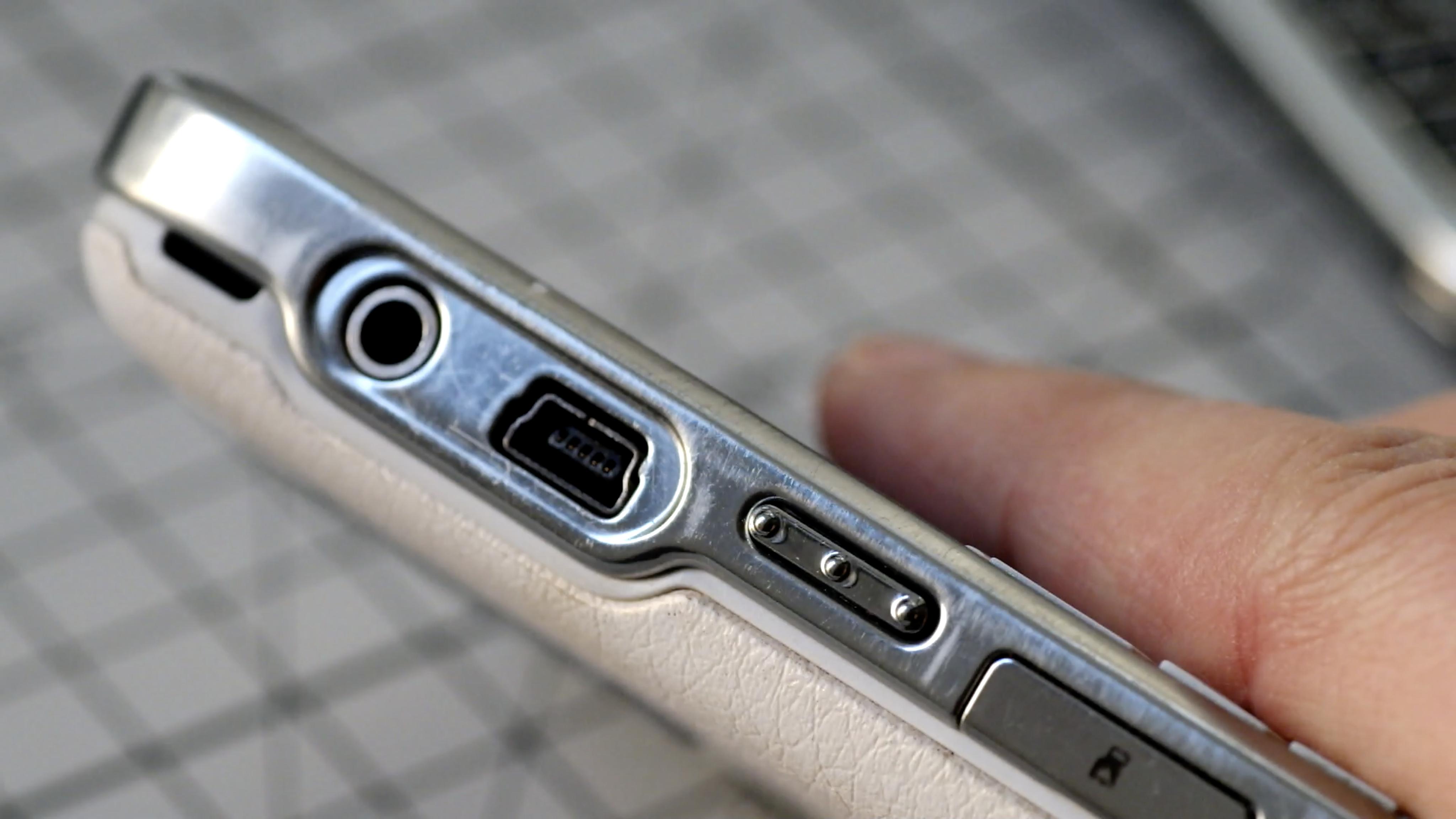 黑莓9000,黑莓9000是国产手机吗