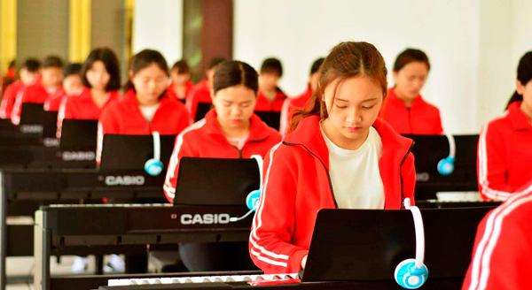 大学想谈恋爱？多去这四个地方走走，学姐：我就是这么被表白的