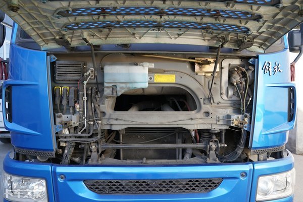 逆变器220伏300瓦变800瓦大货车专用,大功率液晶货车车载逆变器