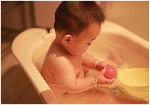 这些情况宝宝再脏也要慎重洗澡,给宝宝洗澡要注意什么怎么洗