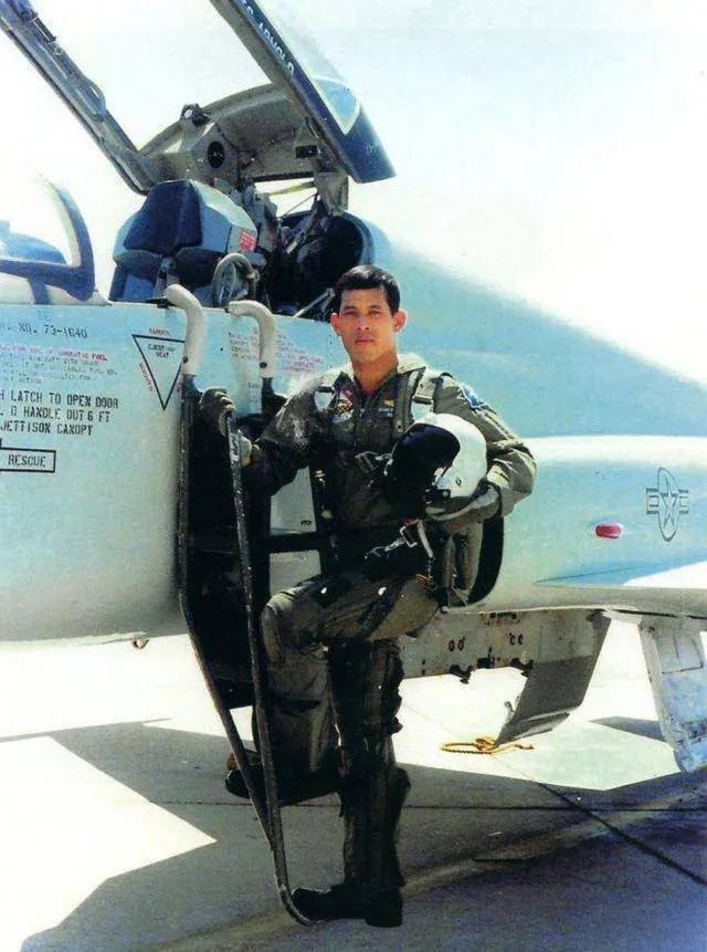 有其母必有其子粤语,泰国国王为什么疼爱小儿子