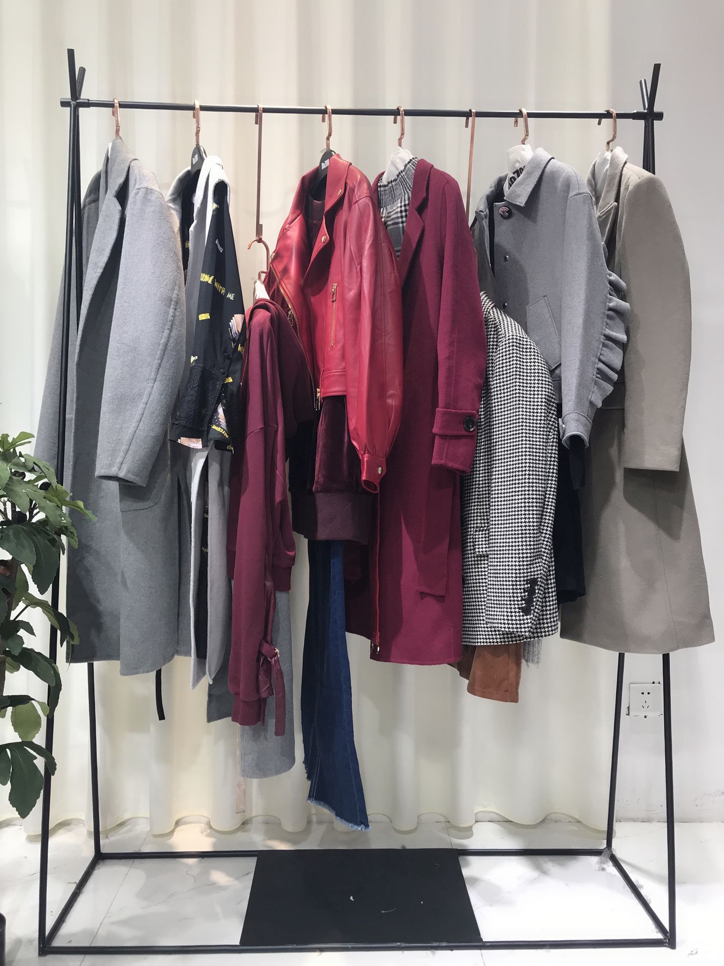 太平鸟清仓打折女装冬装,新款太平鸟冬装专柜