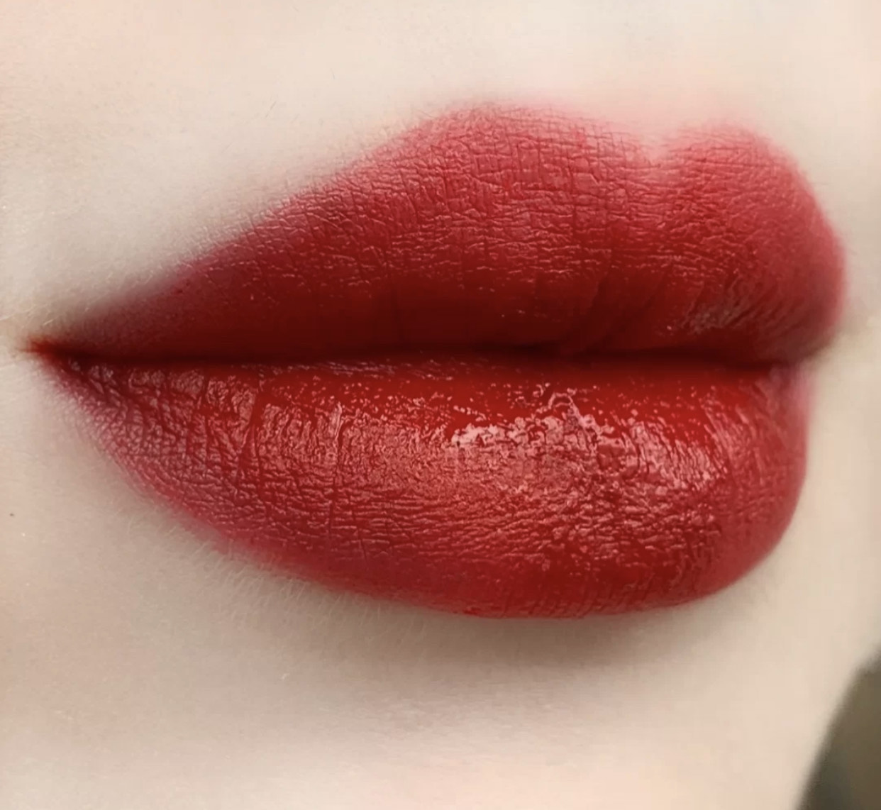 黄皮适合纪梵希333还是37,纪梵希口红正宫色