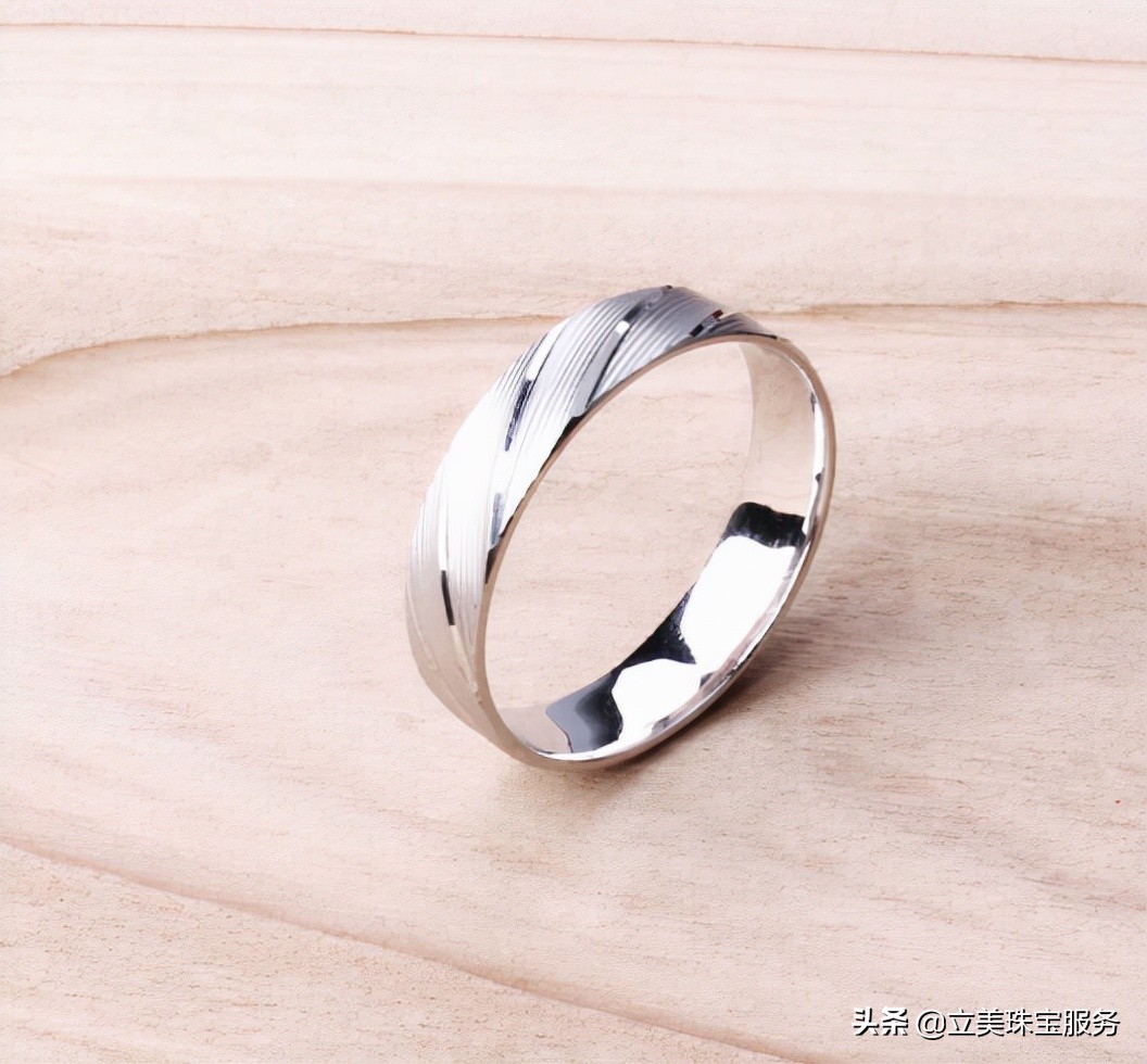 2021年9月铂金价格pt950多少钱一克,pt铂金戒指大概多少钱一克