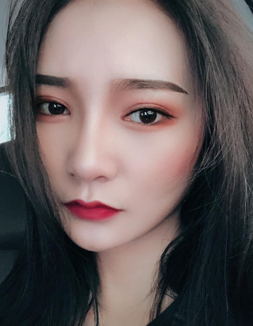 想了很久终于鼓起勇气去整容,埋线双眼皮10年想做个全切双眼皮