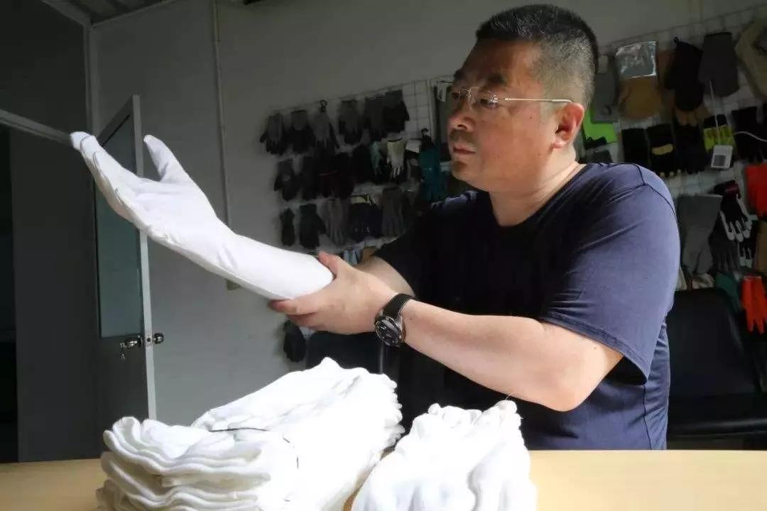 药神陆勇又去了印度，这次他运回的是20万只口罩