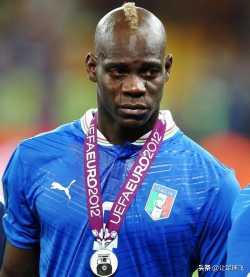 马里奥巴洛特利巅峰进球,2012欧洲杯巴洛特利经典进球