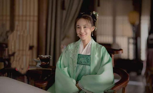 为何说唐代女子服饰的袒露，是古代服饰史上流行的时尚文化？