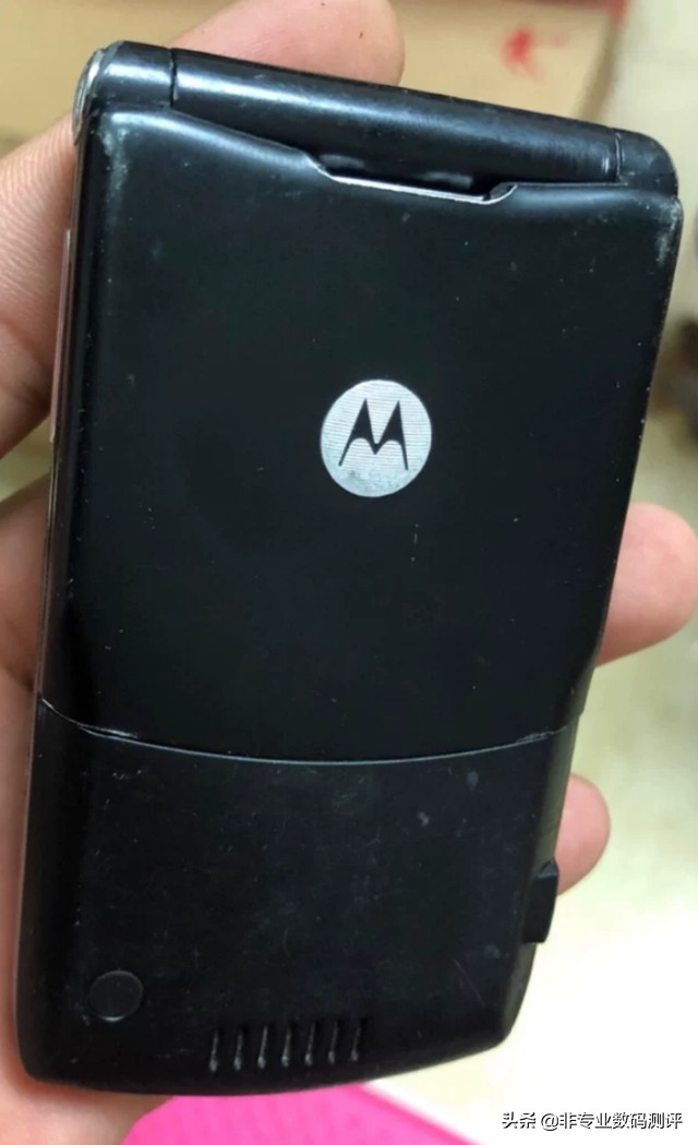 摩托罗拉刀锋v3翻盖手机,摩托罗拉刀锋V3