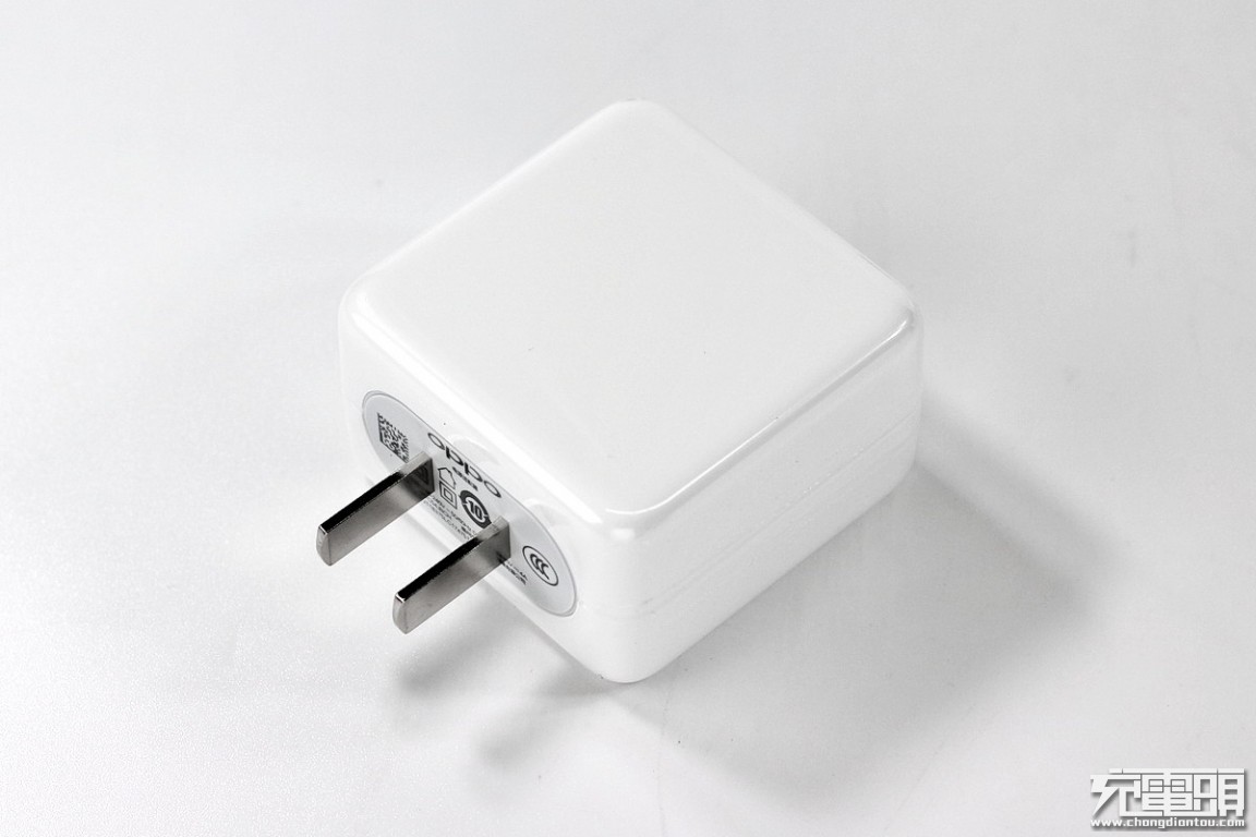 oppo手机电源适配器怎么拆开,拆解报告oppo240w无线快充手机