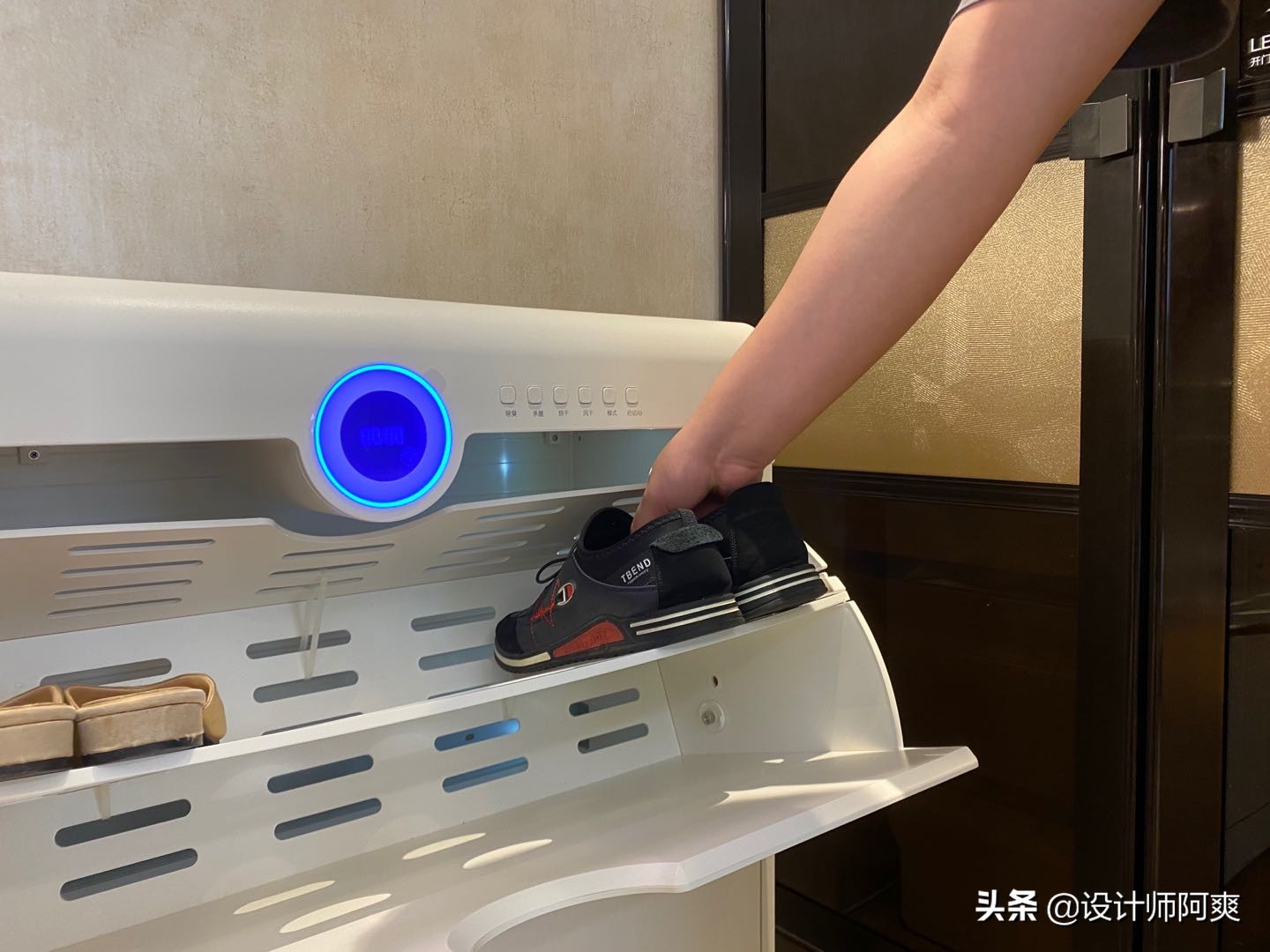 买智能鞋柜,鞋柜是不是智商税