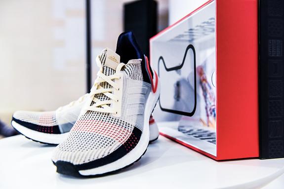 阿迪达斯8月销量,阿迪达斯双11销售额