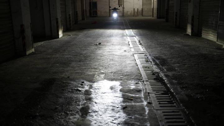 大灯炫酷有型,九号e100大灯效果