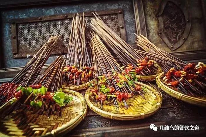 开一家串串香营业额多少能挣钱,想开一家串串香怎样来经营