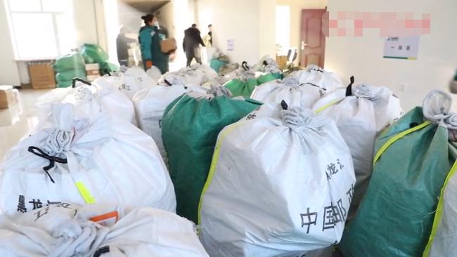 零下80摄氏度快递,恶劣天气下送快递