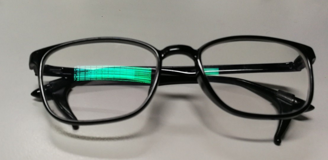 为什么眼镜镜片有颜色,近视眼镜镜片颜色有几种