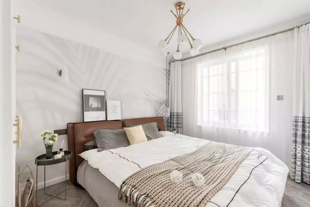 家里装修墙壁太单调怎么办,家里空白墙面怎么装饰实用