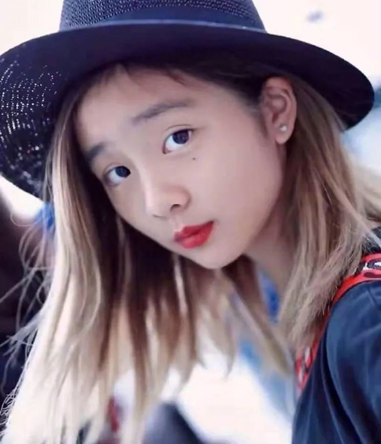 王菲穿衣搭配紧身中裤,王菲穿灯笼裤太有范了