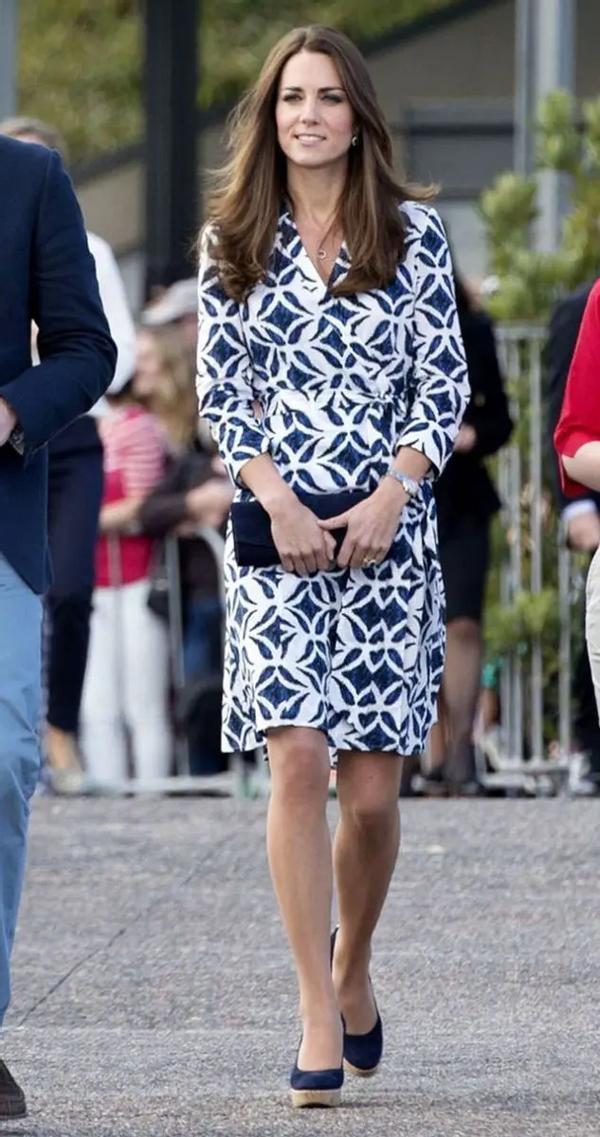 杨紫最爱的Coach靴子，轻*女熟**人的气质在冬天也能演绎出来