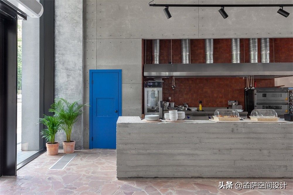 莫斯科FanFood主题餐厅，享受美食与足球带来的乐趣