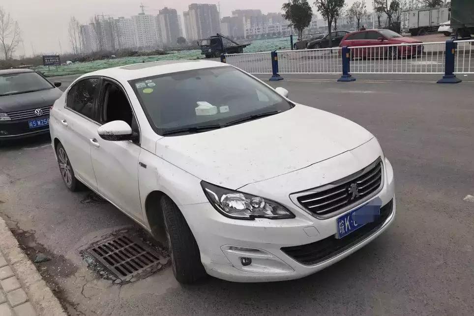 阜阳城南车辆被砸,阜阳高速时代华府车祸