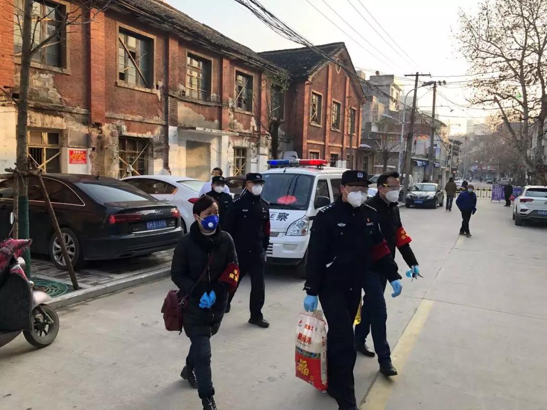 疫情期间民警实际工作,战疫者警察