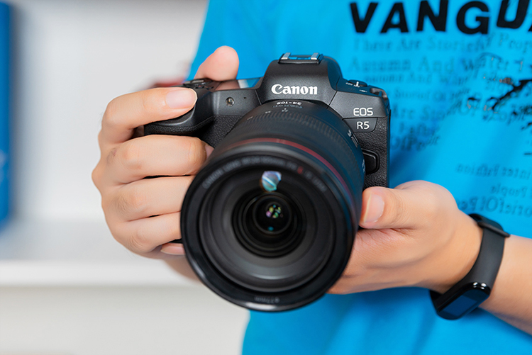 索尼1.850定焦值得买吗,索尼的1.8-50值得入手吗